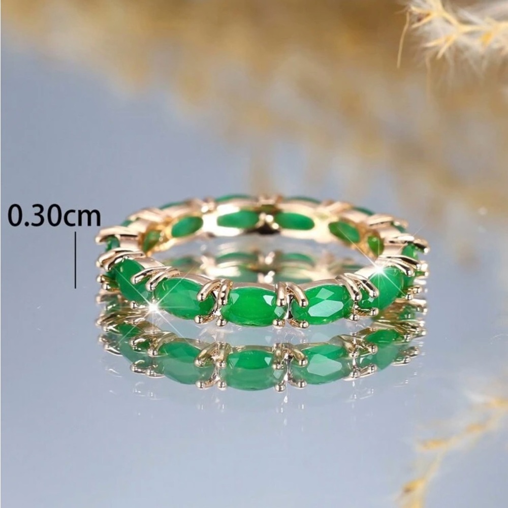 Elegant Green Gold Women's Ring